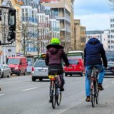 Zwei Radfahrer auf dem Wallring in Recklinghausen