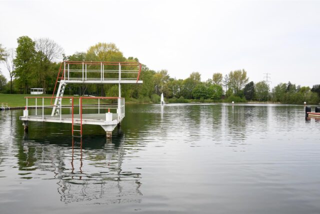 Der Badeweiher vor den Toren des Marler Chemieparks.