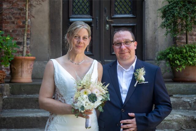 Daniela „Dani“ (geborene Ahrendt) und Marcus Lange haben auf Schloss Bladenhorst geheiratet.