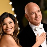 Lauren Sánchez und Jeff Bezos kommen zu einer Oscar Party.