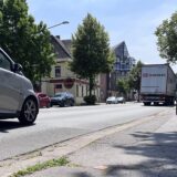 Teil der Feldstraße vor der Ampelkreuzung an der Langenbochumer Kranzplatte.