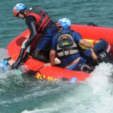 Ein Rettungsboot der DLRG bei einer Übung