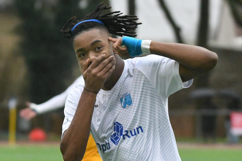 Ab der kommenden Saison jubelt Brightney Igbinadolor für Erkenschwick in der Oberliga Westfalen. Ab der kommenden Saison jubelt Brightney Igbinadolor für Erkenschwick in der Oberliga Westfalen.
