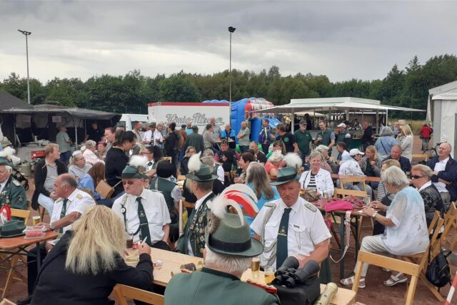Voller Platz beim Schützenfest in Marl-Hamm 2024