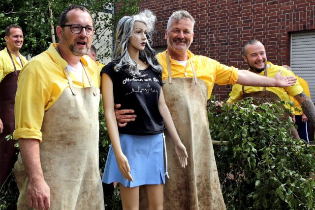 Schanzensturm: Die Mia-Puppe ist gefallen und in der Hand der Sappeure.