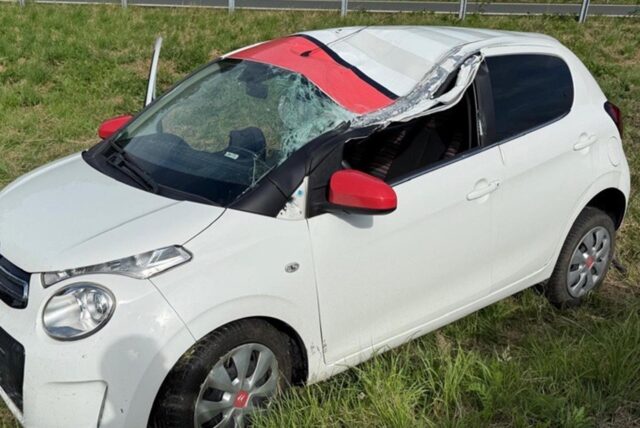 Schwer beschädigt wurde ein Auto am Dienstagmorgen bei einem Unfall auf der A 31.