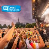 Unzählige Menschen feiern beim Juicy Beats Festival im Dortmunder Westphalenpark vor der Bühne
