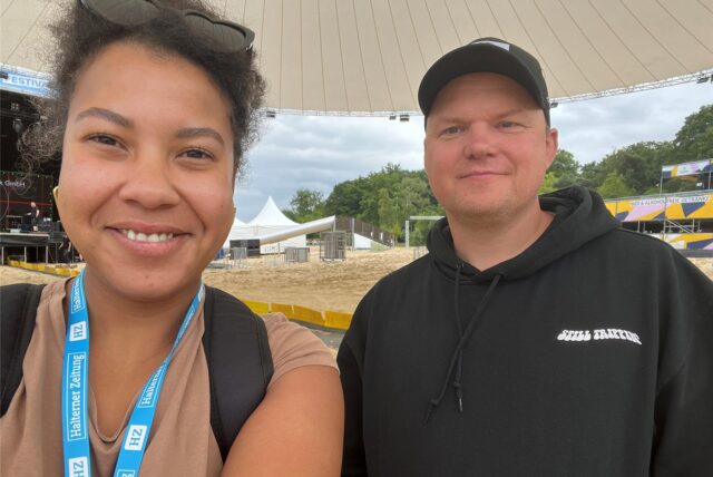 HZ-Reporterin Janina Preuß und Sunset Beach Festival-Veranstalter Andreas Kleimann.