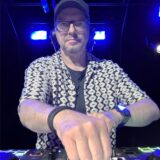 Heiko Taschke alias Deejay Discobeat beim Auflegen.