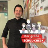 Lehrer Benjamin Dinkelmann in einem Klassenraum des Gymnasiums an der Schweizer Allee in Aplerbeck