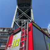 Ein Feuerwehrauto steht an der Zeche Minister Stein.
