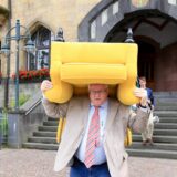 Ekkehard Grunwald als Sesselschlepper.