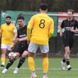 Spielten in der Saison 2024/25 in der Kreisliga A gegeneinander: SuS Merklinde (schwarze Trikots) und SF Habinghorst/Dingen.