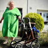 Anne Becker-Wischnewski auf Haustür-Wahlkampf in Habinghorst. Selim Korkutan begleitete den Politik-Neuling an der Wikingerstraße. Die Grünen wollen an 10.000 Haustüren klingeln.