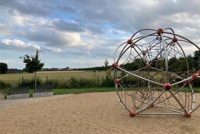 Blick vom Spielplatz an der Tecklenburger Straße auf das künftige Baugebiet „Wohnen im Freer Bruch“.