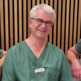Das Dreier-Team bleibt: Dr. Marta Schneider führt die Gemeinschaftspraxis nach dem Ausstieg von Dr. Ludger Doerr mit ihrem Kollegen Dr. Nico Buchholz (fehlte beim Fototermin) und dem „Neuen“, Simon Schleyer, weiter.
