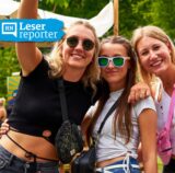 3 junge Frauen feiern beim Juicy Beats Festival im Dortmunder Westfalenpark
