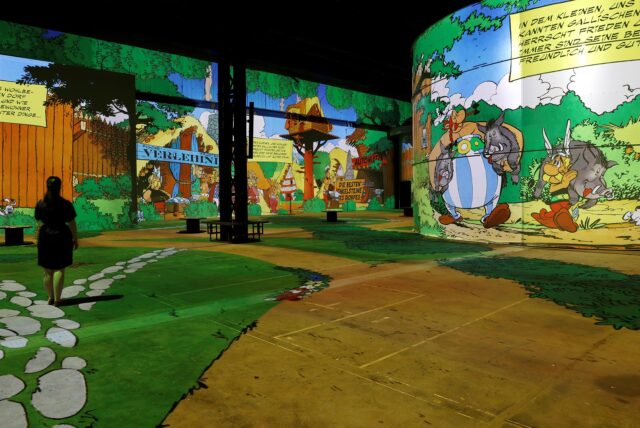 Bilder aus der neuen Show über Asterix und Obelix in der digitalen Kunsthalle Phoenix des Lumiéres in Dortmund.