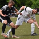 Mit nur noch zwei anstatt drei Seniorenteams geht die SG Horneburg (schwarze Trikots) in die kommende Spielzeit.