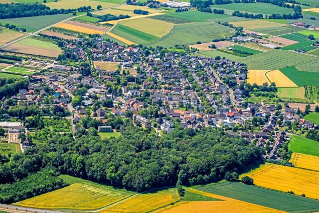 Blick aus der Luft auf Horneburg