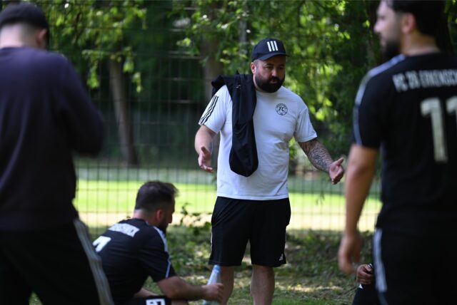 FC-Trainer Mehmet Öztürk ist vor der Kreisliga B nicht bange.