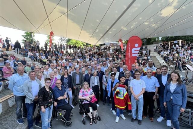 Zahlreiche Vereine und Organisationen wurden von der Sparkasse Vest Recklinghausen mit insgesamt 127.700 Euro bedacht.