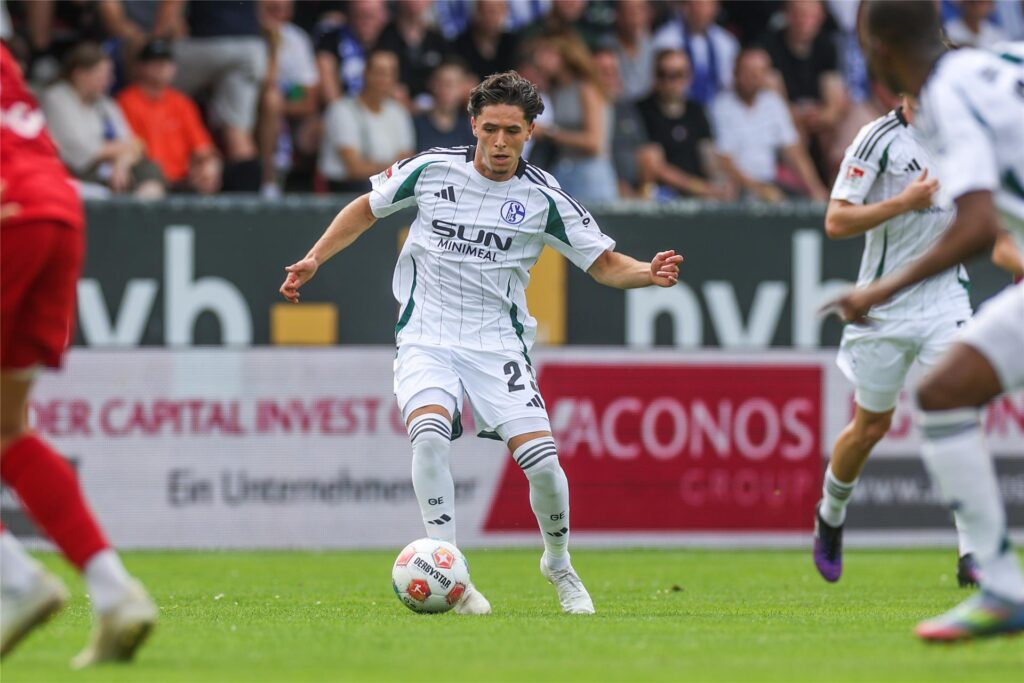 28.06.2025, Fussball, Saison 2025/2026, Testspiel, Best of Grafschaft - FC Schalke 04, Soufiane El-Faouzi (FC Schalke 04) 28.06.2025, Fussball, Saison 2025/2026, Testspiel, Best of Grafschaft - FC Schalke 04, Soufiane El-Faouzi (FC Schalke 04)
