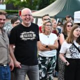 Menschen feiern bei der Extraschicht am Erzschacht.