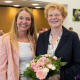 Gladbecks Bürgermeisterin Bettina Weist und die neue Beigeordnete, Stefanie Neumann aus Recklinghausen, im Ratssaal.