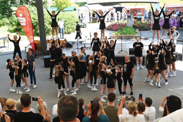 Der Auftritt der BSV-Cheerleader begeisterte das Publikum im Bürgerpark.