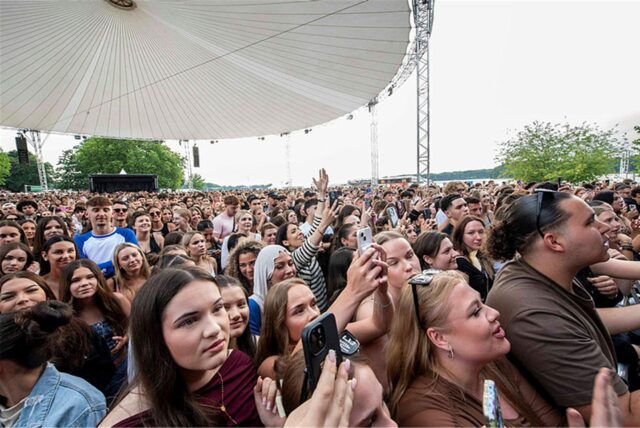 Besucher des Sunset Beach Festival 2025 in Haltern
