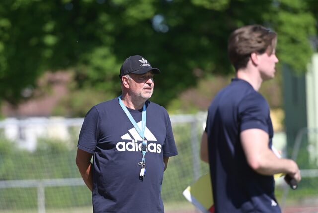 Nach dem erreichten Klassenerhalt in der Bezirksliga rüstet sich der VfB Waltrop für die kommende Saison. In Sachen Kaderplanung waren Martin Backwinkler (l.) und Joel Lehmann fleißig. Einige Abgänge gibt es aber auch zu kompensieren.