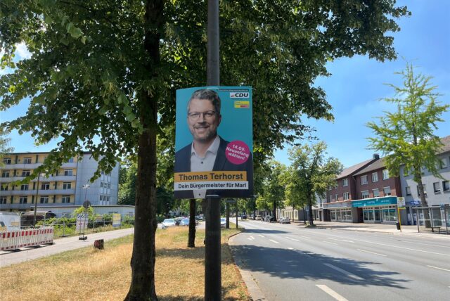 Überall in der Stadt ist der CDU-Bürgermeisterkandidat Thomas Terhorst bereits auf Wahlplakaten zu sehen, hier an der Kreuzung Bergstraße/Lipper Weg.