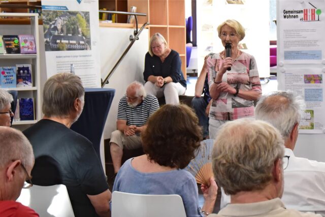 Dr. Hiltrud von der Gathen informierte über das Projekt BuntesWohnenHaltern.
