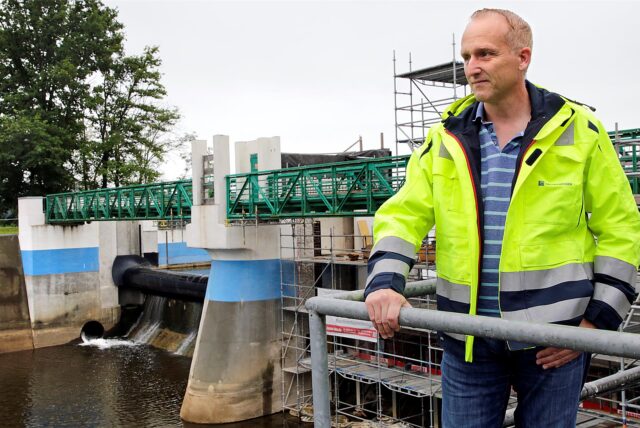Rafael Schemmer ist Bauleiter des Umbaus am Walzenwehr in Haltern.