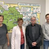 Mit Hochdruck an der Sanierung der Radwege in Marl arbeiten (v. l.) Vivien Wiers, stellv. Leiterin des Amts für Klimaschutz, Baudezernentin Andrea Baudek, Stadtplanungsamtsleiter Markus Schaffrath und und der Technische Betriebsleiter des Zentralen Betriebshofs Christoph Duschynski.