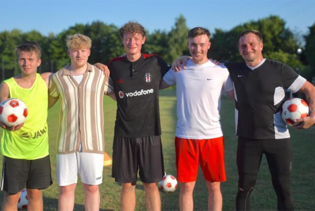 Jannis Klatt, Nils Schirrmacher, Noel Zoerner, Alexander Kohn und Adam Swientek laufen künftig für den TuS 05 Sinsen auf