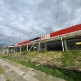 Ein Gebäude mit der Aufschrift Schwarzmarkt am Hoppenwall in Herten.