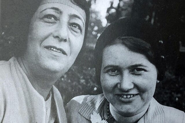Betti und Alfred Flechtheim (das Foto zeigt sie während des Ersten Weltkriegs) lebten inmitten von Bildern, die heute Millionen wert sind. An den Wänden ihrer Berliner Wohnung hingen Werke von Picasso, Beckmanns und Gris.