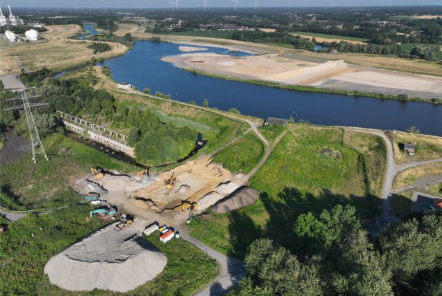 Die Vorbereitungsarbeiten für die Umgestaltung der Südaue sind im vollen Gange. Der Lippeverband hat das Gebäude des ehemaligen Wasserkraftwerkes abgerissen.