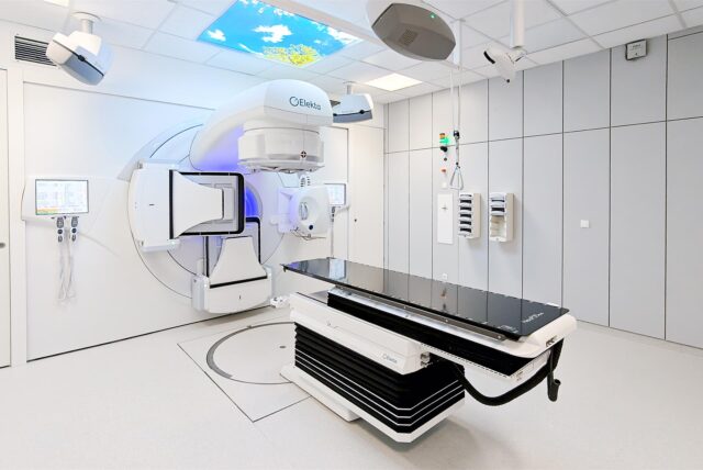 Linearbeschleuniger für die Strahlentherapie an den Knappschaft Kliniken Recklinghausen