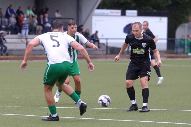 FC Marl: Tim Marquardt (r.)