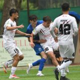 Türkspor Dortmund (weißes Trikot) traf im Testspiel auf den SV Wacker Obercastrop.
