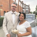 Ein Hochzeitspaar vor der Zeche Waltrop