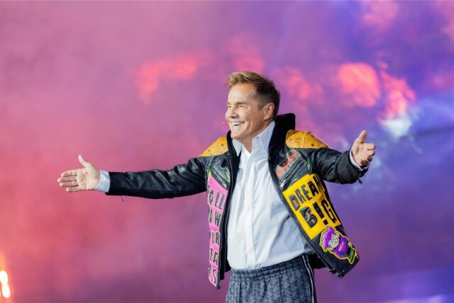 Dieter Bohlen, Jurymitglied, steht im Finale der RTL Castingshow „Deutschland sucht den Superstar“ im Coloneum auf der Bühne.