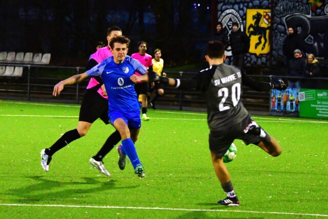 Die Geschehnisse während der B-Jugend-Partie des FC Frohlinde (blaue Trikots) und dem SV Wanne beschäftigten auch das Sportgericht.