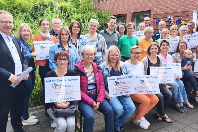 Von den Spendengeldern in Höhe von 10.000 Euro kommen 2000 Euro Castrop-Rauxeler Vereinen zugute.