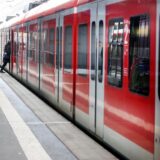 Vor der Abfahrt in Essen wird ein Lokführer bewusstlos geschlagen (Symbolbild).