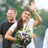 Blumen zum Abschied von der Hafenstraße: Sophia Winkler hat Ende der letzten Saison die SGS Essen. Bei Eintracht Frankfurt arbeitet die Marlerin hart für ihr Comeback.
