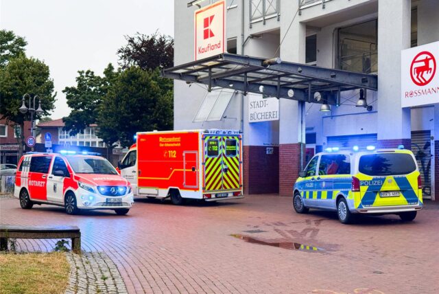 Bild zeigt Polizeieinsatz am Berliner Platz in Oer-Erkenschwick.